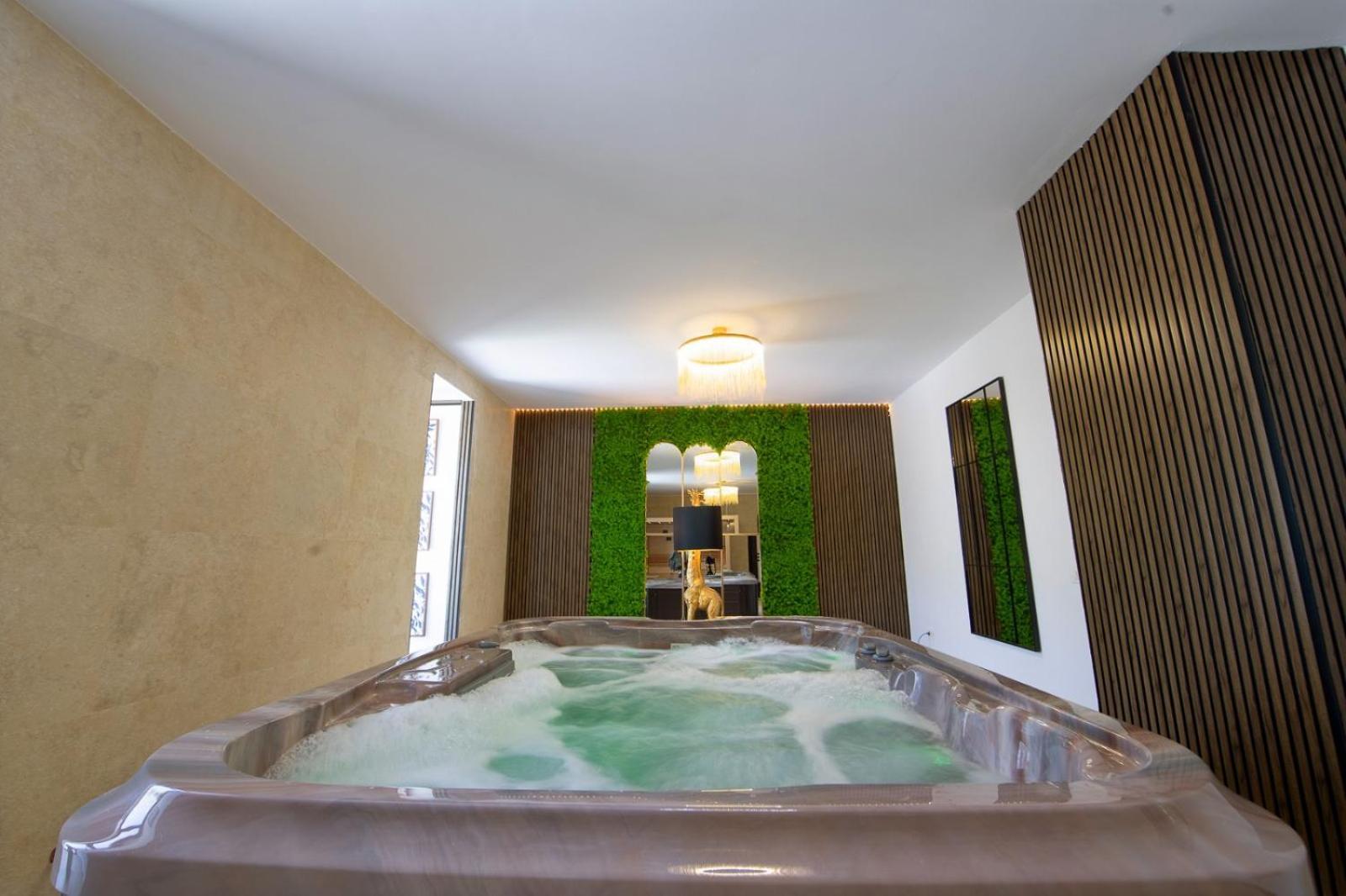 Hotel Coroana Moldovei Slanic-Moldova Bagian luar foto