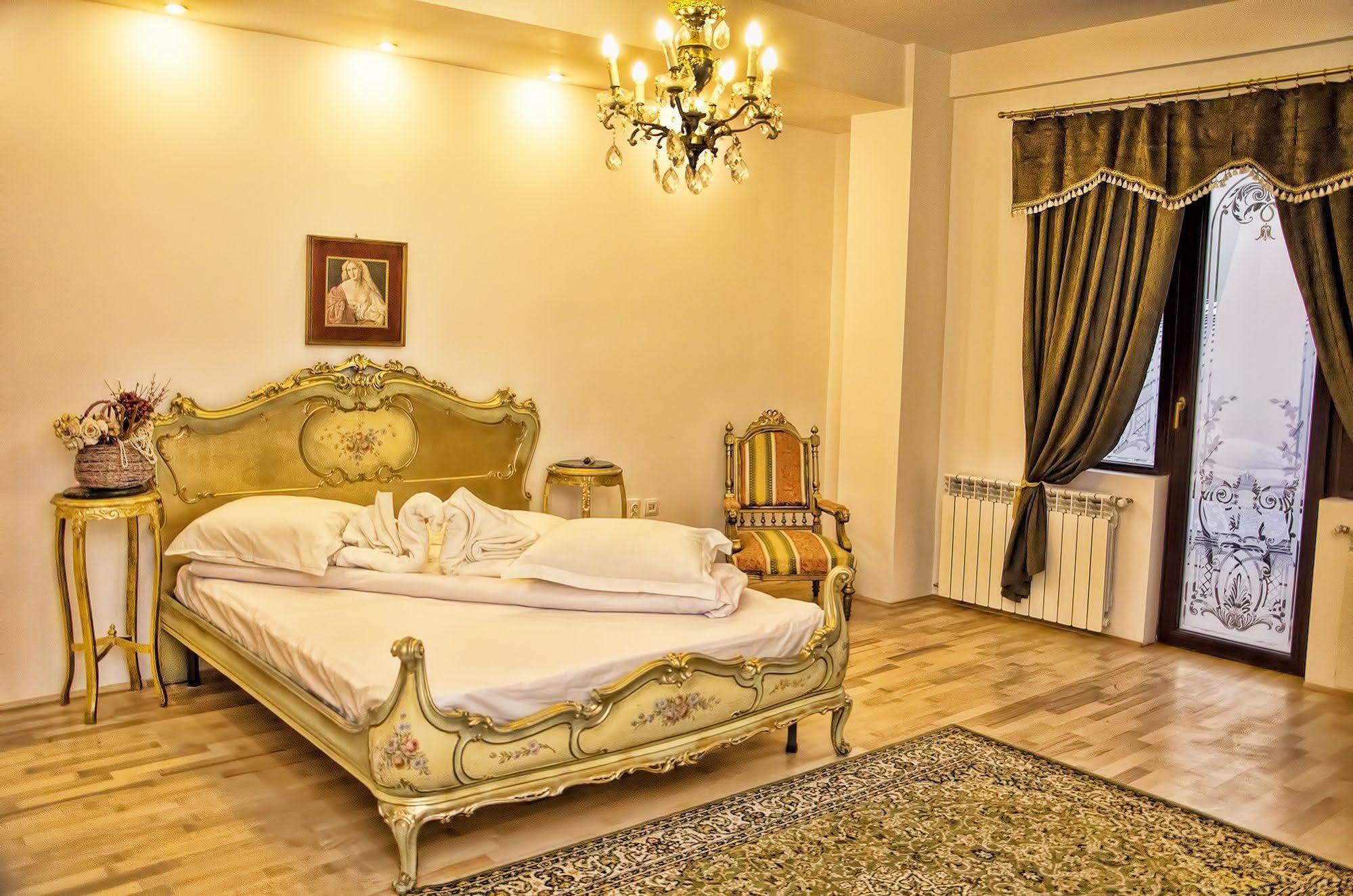 Hotel Coroana Moldovei Slanic-Moldova Bagian luar foto